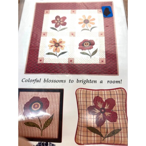In Full Bloom Country Appliques Quilt & Pillow Pattern - Picture 1 of 3